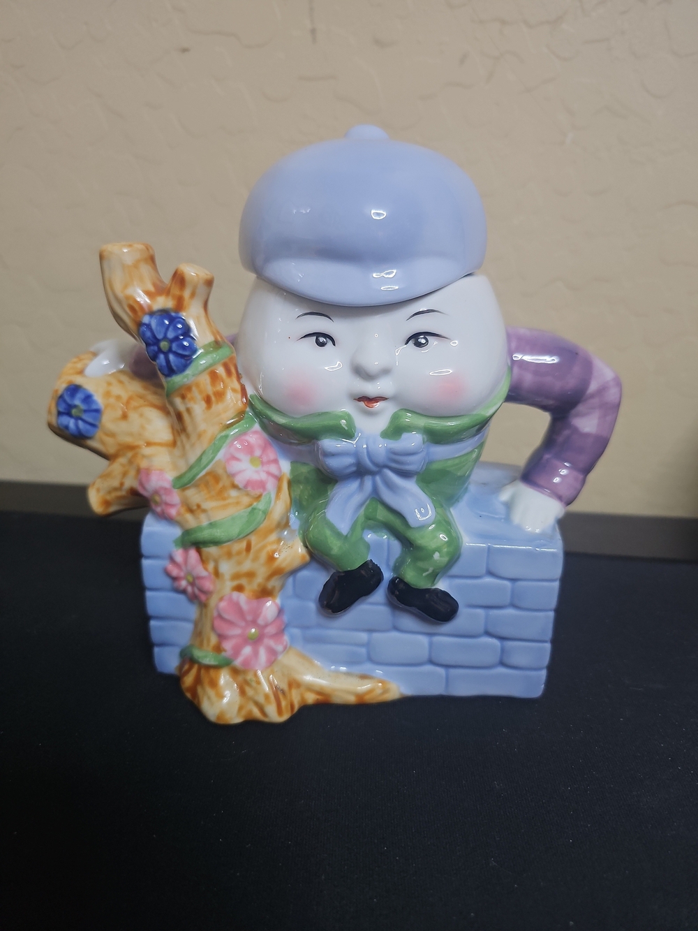 FEITX Humpty Dumpty Teapot Ceramic Decorative Collectible 6 1/2"